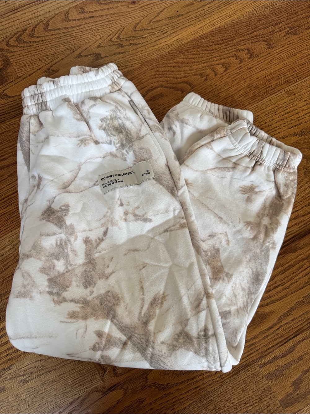 COMFRT Kids white oak camo Joggers - NWOT